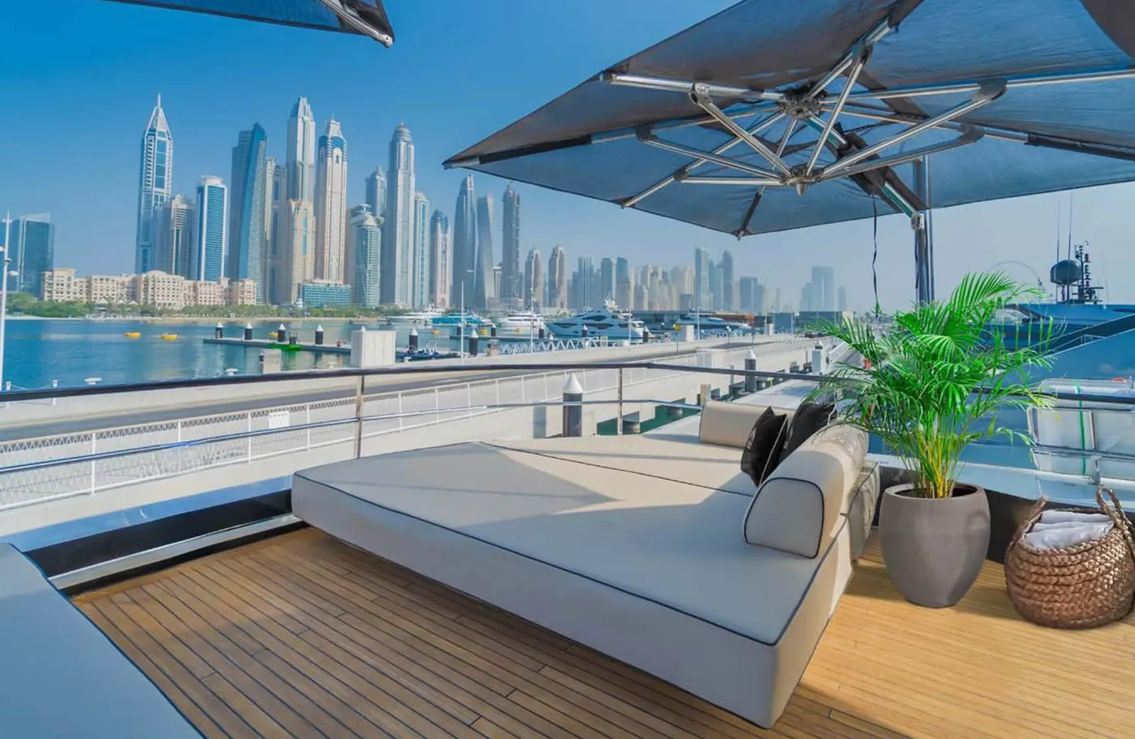 Saffuriya sun deck daybed