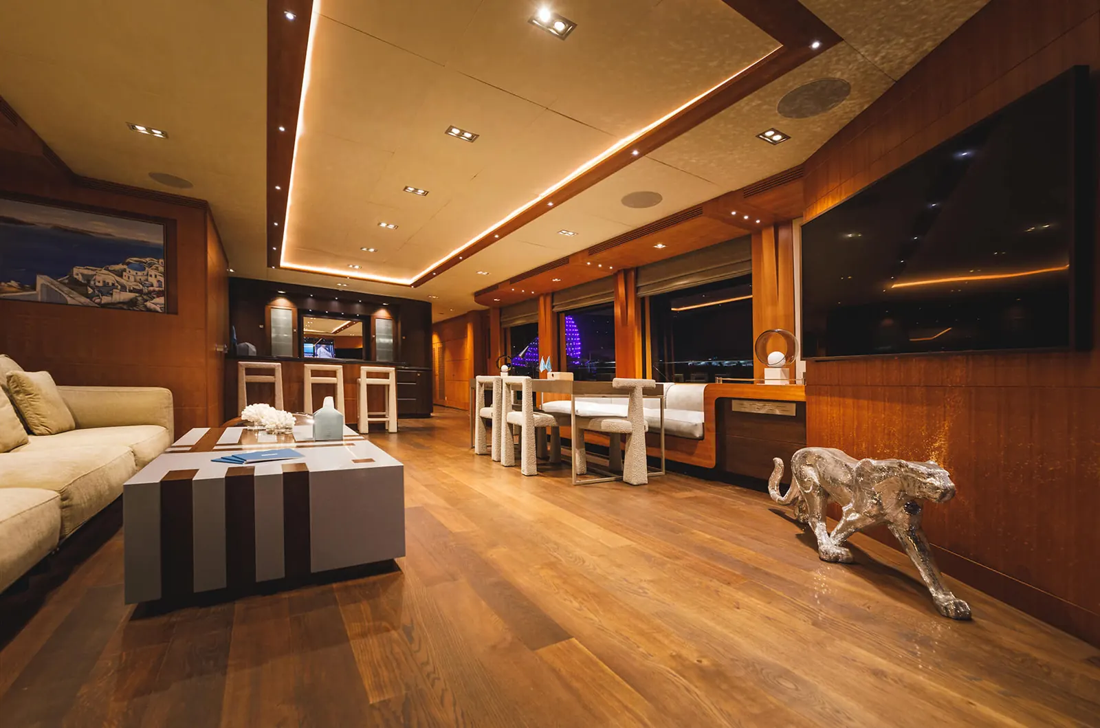 Santorini wood-panelled salon