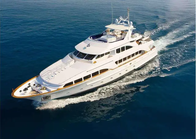 Gallus, Benetti superyacht for charter in Dubai