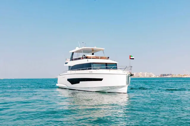Signature 62, flybridge yacht for charter in Dubai